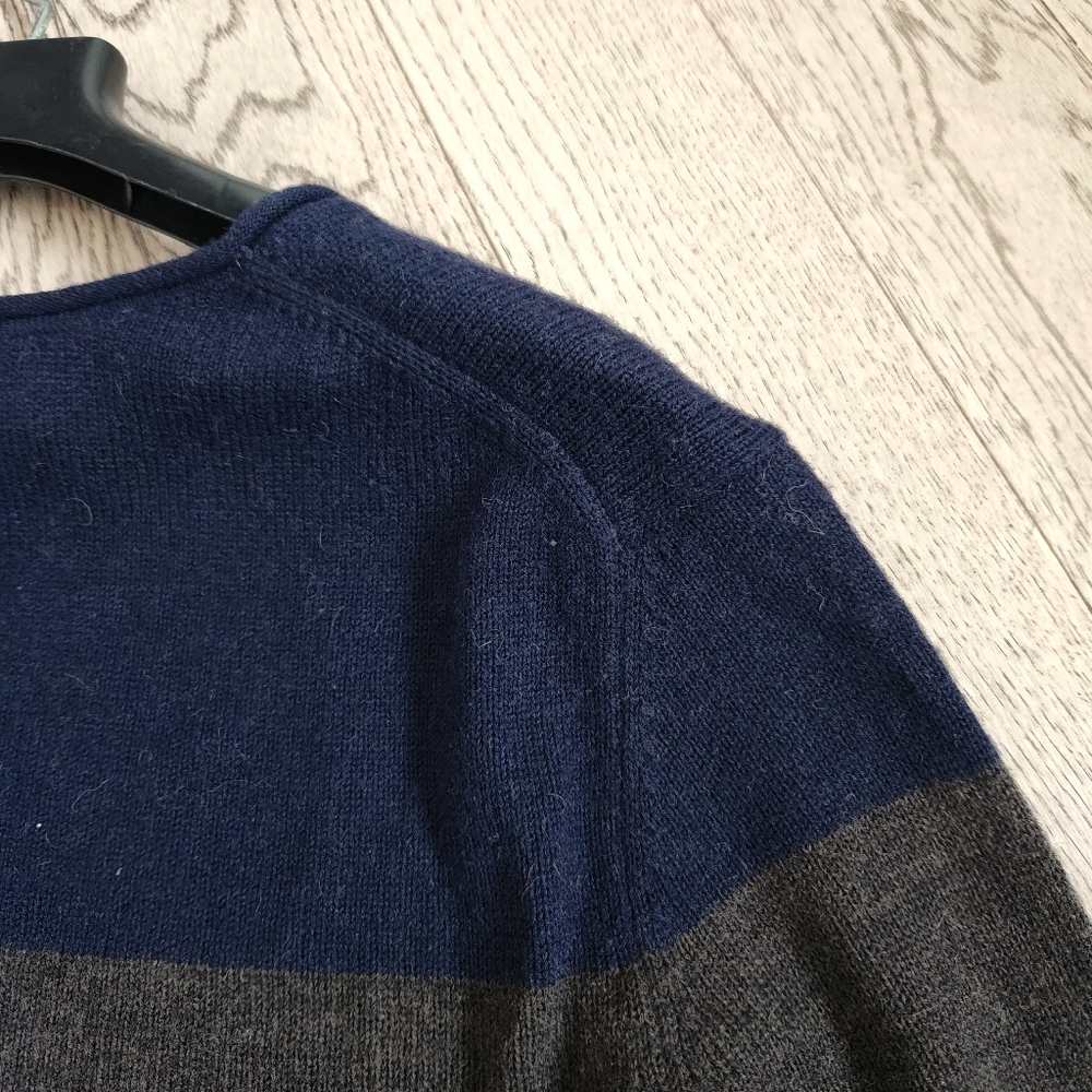 Vince Men's Sweater in Navy and Brown Stripes Medium - Picture 5 of 7